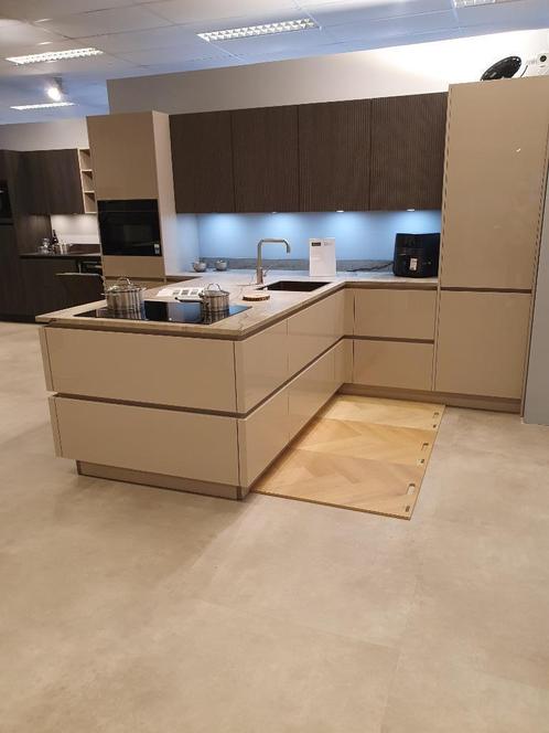 Keukenveiling Chiqeu Keuken als Schiereiland Hoogglans Toop, Huis en Inrichting, Keuken | Complete keukens, Nieuw, Overige typen