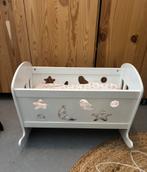 Houten schommelend poppenbedje, Ophalen, Zo goed als nieuw, Babypop