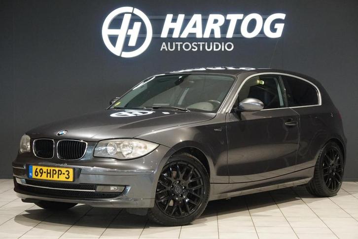 BMW 1-serie 120i Business Line 170PK + NAVI / TREKHAAK / PDC, Auto's, BMW, Bedrijf, Te koop, 1-Serie, ABS, Airbags, Airconditioning