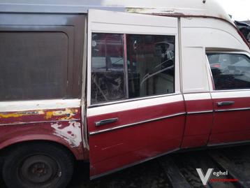plaat werk van Mercedes w123 ambulance  beschikbaar voor biedingen