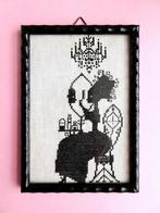Superleuk vintage borduurwerk lijstje zwart wit dame boudoir, Huis en Inrichting, Ophalen, Zo goed als nieuw
