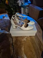 Elegante witte pumps 39, Kleding | Dames, Schoenen, Pumps, Wit, Ophalen of Verzenden, Zo goed als nieuw