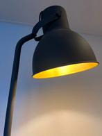 Zwarte IKEA Hektar vloerlamp met gouden binnenkap, Ophalen of Verzenden, Zo goed als nieuw, Metaal, 150 tot 200 cm