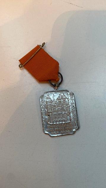 Medaille van de wandelclub in den haag beschikbaar voor biedingen