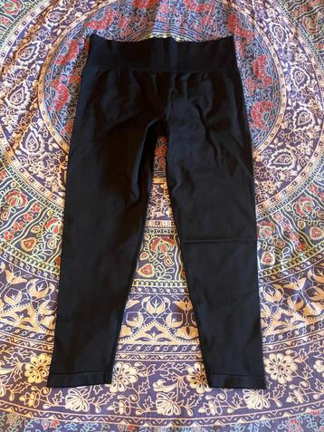 Dikke elastische legging met butt push up maat 46 nu 12,99€ beschikbaar voor biedingen