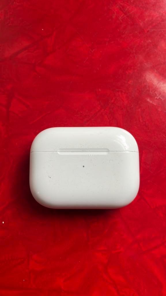 Airpods pro 2. Case defect, oortjes in orde, Telecommunicatie, Mobiele telefoons | Oordopjes, Niet werkend, In gehoorgang (in-ear)