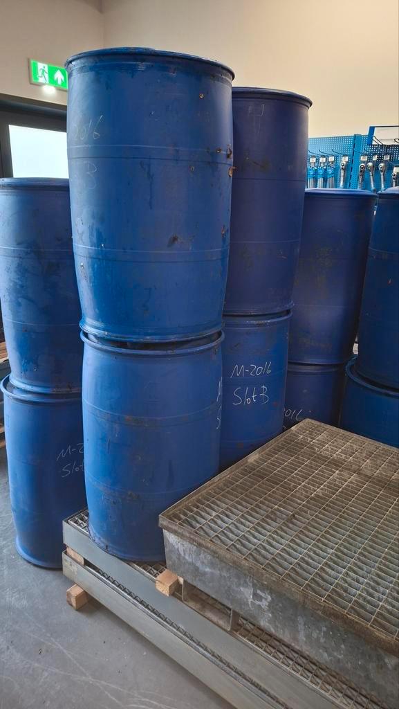 Partij Kunststof vaten tonnen regenton vloeistof ton, Tuin en Terras, Regentonnen, 150 liter of meer, Ophalen