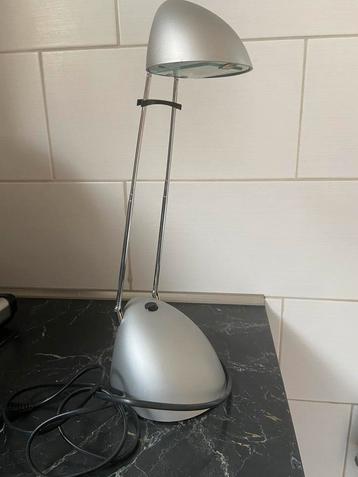 Vintage bureaulamp beschikbaar voor biedingen