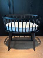 Wieg Kidsmill Lars zwart (met ovaal matras), Kinderen en Baby's, Babywiegjes en Ledikanten, Ophalen, Zo goed als nieuw, Wieg