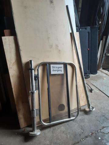 toegangspoortje , afsluiting .  beschikbaar voor biedingen