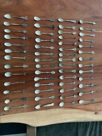 Verzameling theelepels. beschikbaar voor biedingen