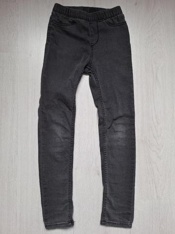 Zwarte jegging van H&M, maat 128 beschikbaar voor biedingen