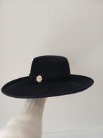 Stylevolle velourse hoed. Zwart vilt, Ophalen of Verzenden