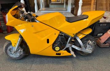 Gele mini bike 49 CC beschikbaar voor biedingen