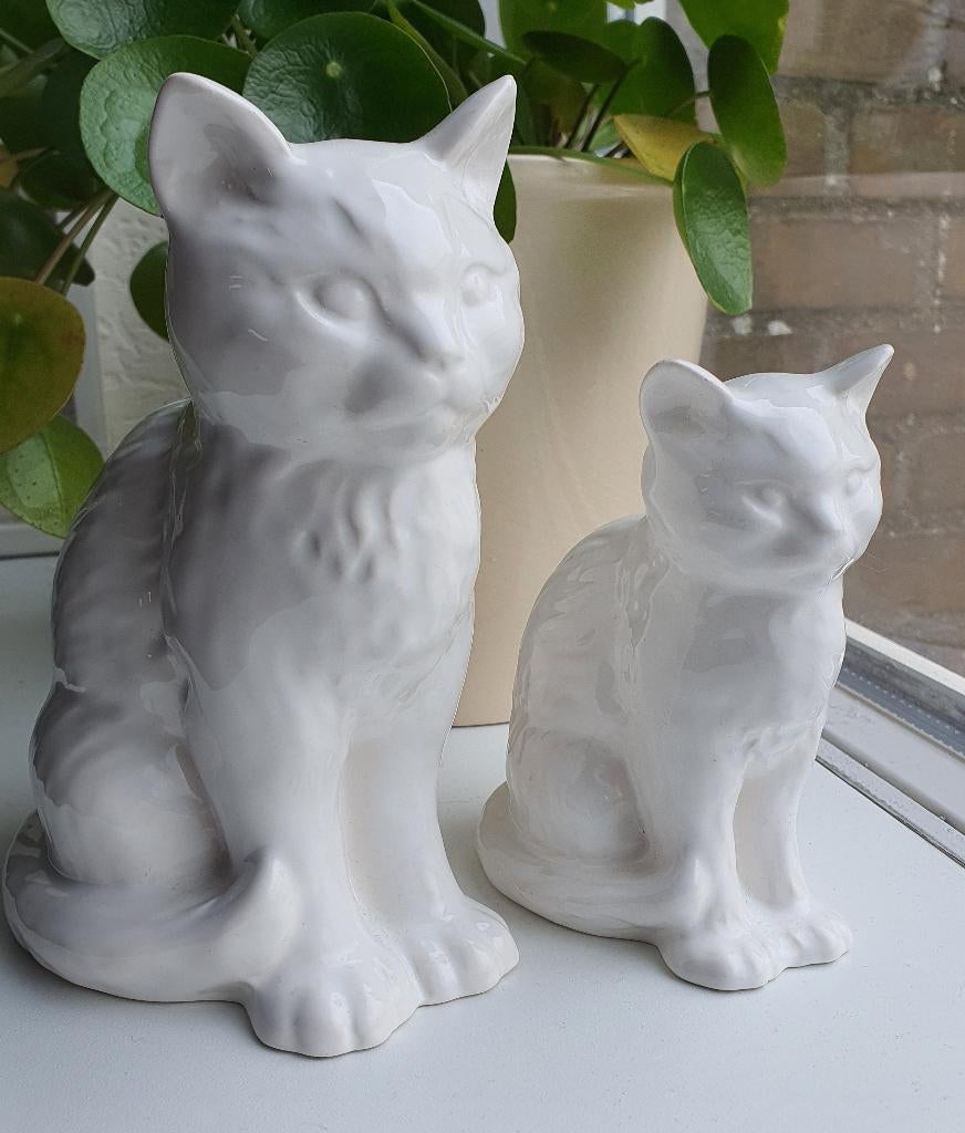 Vintage porseleinen katten beeldjes wit – set van 2, Ophalen of Verzenden, Zo goed als nieuw, Dier