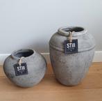 Still Collection set van 2 prachtige vazen in betonkleur, Huis en Inrichting, Woonaccessoires | Vazen, Minder dan 50 cm, Overige materialen