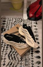 Yeezy boost 700 v3 azael maat 44, Kleding | Heren, Schoenen, Gedragen, Ophalen