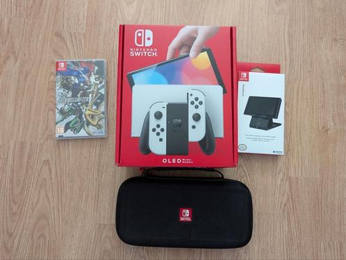 Switch OLED + 64 GB MicroSD + Case + Playstand + SMT V, Spelcomputers en Games, Spelcomputers | Nintendo Switch, Zo goed als nieuw