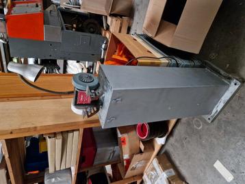 Slijpsteen op zuil beschikbaar voor biedingen