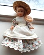 Porseleinen popje.(Volledig). Originele kleding., Verzamelen, Ophalen of Verzenden, Zo goed als nieuw, Pop