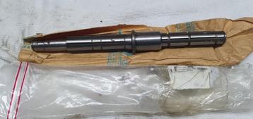 Suzuki ER50 uitwendige as NOS origineel beschikbaar voor biedingen