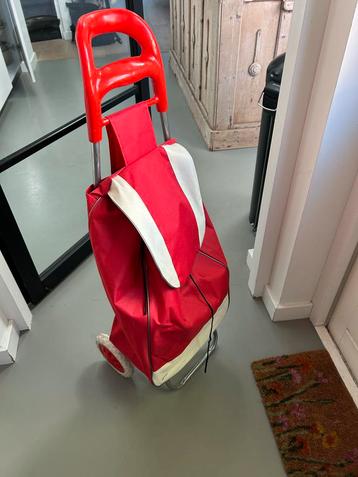 Boodschappen trolley beschikbaar voor biedingen