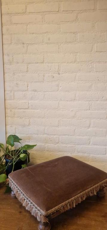 Vintage voetenbankje - in hoogte verstelbaar beschikbaar voor biedingen