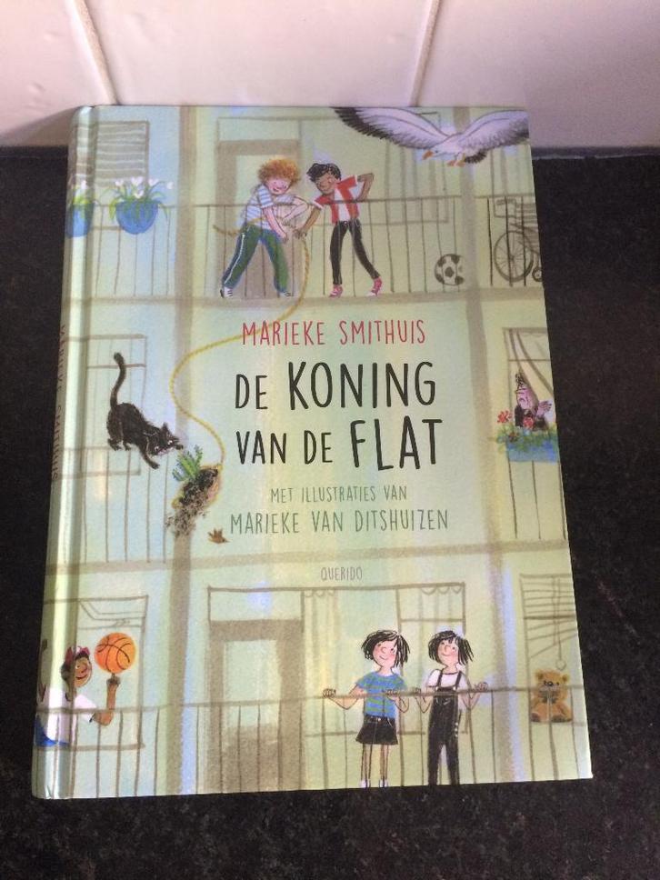 De koning van de flat - Marieke Smithuis - Nieuw!, Boeken, Kinderboeken | Jeugd | onder 10 jaar, Nieuw, Fictie algemeen, Ophalen of Verzenden