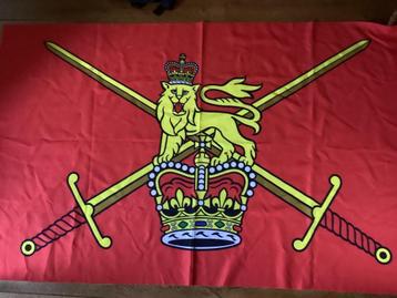 Rode vlag met gele leeuw en twee zwaarden beschikbaar voor biedingen