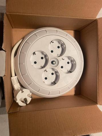 Tafelcontactdoos rond  beschikbaar voor biedingen