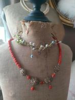 Bijzondere antiek bloedkoraal &  oorhangers Zeeuws dracht, Ophalen of Verzenden, Overige materialen, Ketting