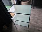 Zwart metalen kast met glazen planken, Huis en Inrichting, Tafels | Bijzettafels, Ophalen, Minder dan 55 cm, Metaal of Aluminium