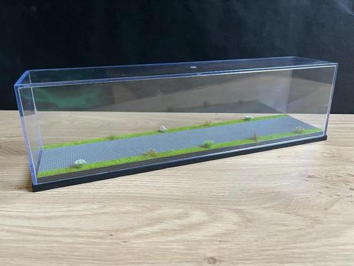 Diorama vitrine, trekker + trailer  Afmetingen: Lengte: 42 c, Hobby en Vrije tijd, Modelauto's | 1:50, Nieuw, Bus of Vrachtwagen