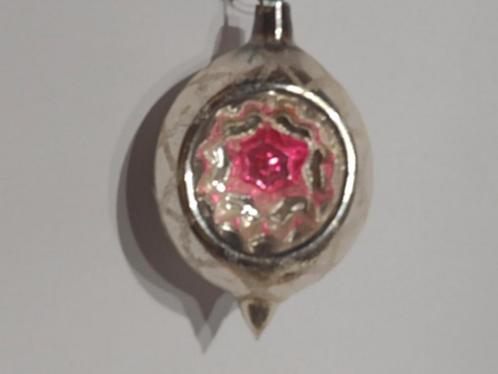oude ovale deukbal / kerstbal zilver met roze accent H 8 cm, Diversen, Kerst, Gebruikt, Ophalen