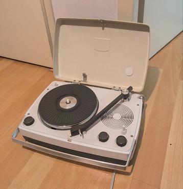 Vintage platenspeler Hitachi DPA-170 beschikbaar voor biedingen
