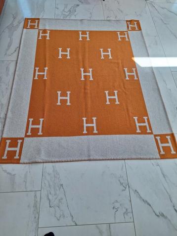 Hermes blanket 170cmx140 met 2 kussens  beschikbaar voor biedingen