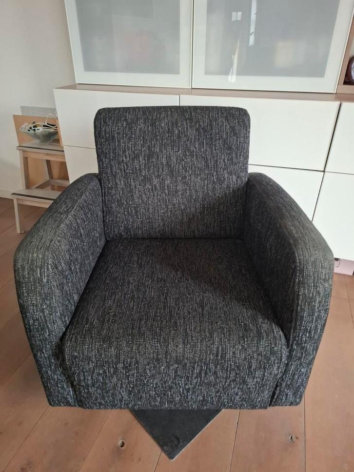 Zwarte draaistoel met metalen voet, Huis en Inrichting, Fauteuils, Gebruikt, Metaal, Stof, 50 tot 75 cm, Minder dan 75 cm, Ophalen