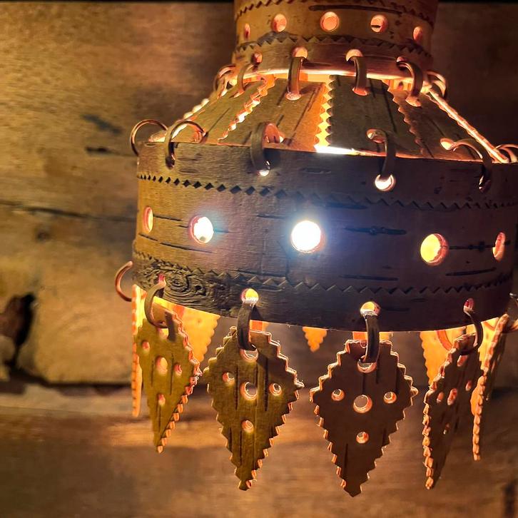 Zweeds vintage hanglampje van berkenbast, Antiek en Kunst, Kunst | Designobjecten, Ophalen of Verzenden