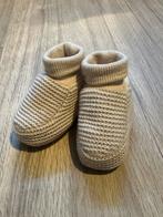 Hema - beige gebreide slofjes | 0-4 maanden, Kinderen en Baby's, Babykleding | Schoentjes en Sokjes, Slofjes, Jongetje of Meisje