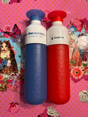 Dopper blauw en rood.  beschikbaar voor biedingen
