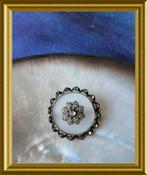 Oude broche : mat glas, camphor glas, Sieraden, Tassen en Uiterlijk, Antieke sieraden, Ophalen of Verzenden, Overige materialen