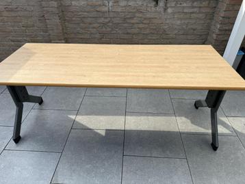 Bureau 200x80 hoogte verstelbaar  beschikbaar voor biedingen
