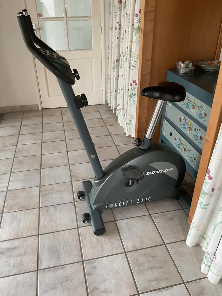 Hometrainer Dunlop Concept 2000 €20,-, Sport en Fitness, Fitnessapparatuur, Gebruikt, Hometrainer, Benen, Metaal, Ophalen