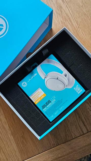 JLab JBuds Lux ANC Draadloze Hoofdtelefoon - Cloud beschikbaar voor biedingen