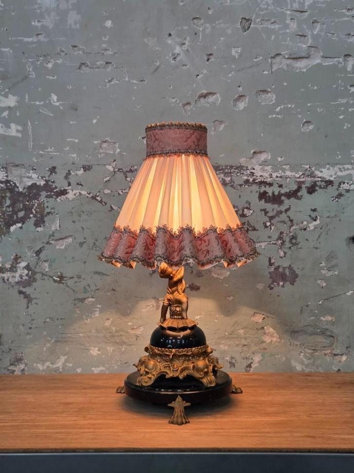 Klassieke lampenkap met roze barokpatroon, Huis en Inrichting, Lampen | Lampenkappen, Gebruikt, Minder dan 25 cm, Rond, Wit, Crème