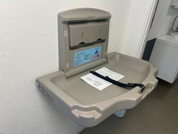 Baby Verschoontafel - Wandbevestiging Nieuw beschikbaar voor biedingen
