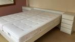 Verhoogd Auping 2-pers bed verstelbaar 160x200 + achterwand, Ophalen, Wit, Tweepersoons, 200 cm