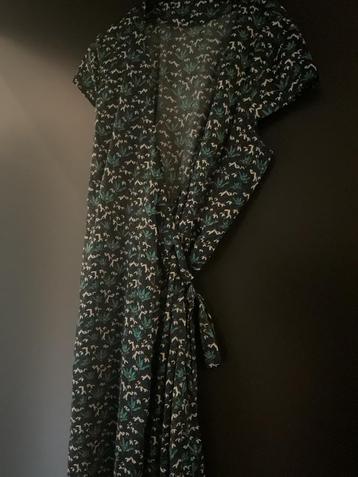 Donker blauw  wikkeljurk met print beschikbaar voor biedingen