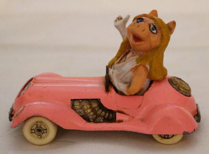 Corgi toy Miss Piggy, Verzamelen, Disney, Gebruikt, Beeldje of Figuurtje, Overige figuren, Ophalen of Verzenden
