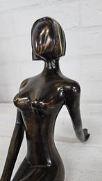 RANDZITTER / DAME / VROUW / bronzen tuinbeeld / 39 cm, Tuin en Terras, Tuinbeelden, Huis en tuin decoratie Marie, Nieuw, Info@huisentuindecoratiemarie.nl